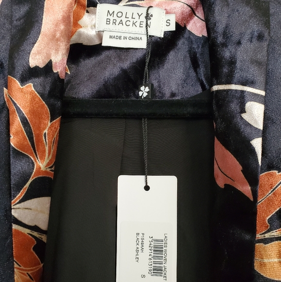 Beautiful Velvet Open Front Blazer - Picture 6 of 7